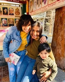 shheethal robin uthappa with sister-in-law sharon uthappa