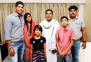 umesh yadav family picture