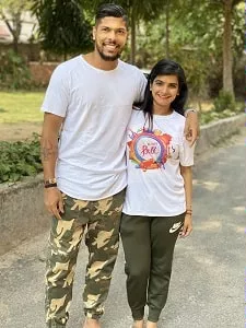 umesh yadav with wife tanya wadhwa