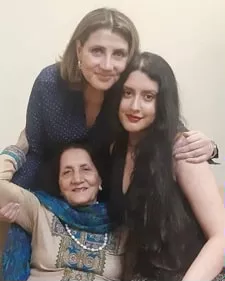 vijayta deol with mother prakash kaur and daughter prerna gill