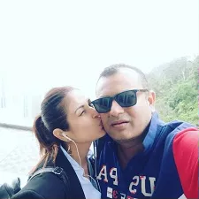 anjana sukhani with brother rahul sukhani