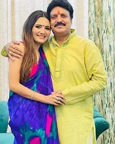 ashna kishore with father bhagwat kishore