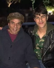 dharmendra with grandson aryaman