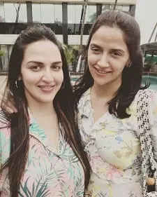 esha deol with sister ahana deol