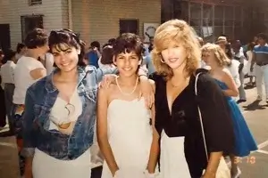 eva mendes with sisters janet mendes and becky mendes