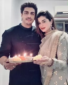 kainaat arora with her brother