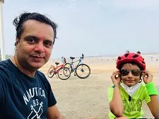 kunal bharti with son siddhant bharti