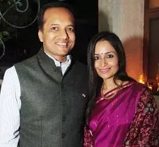 naveen jindal with his wife shallu jindal