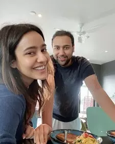 neha sharma with brother vaibhav sharma