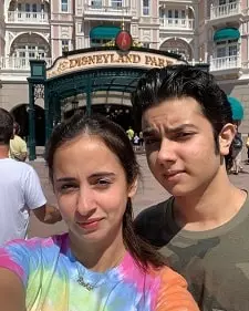 nirvan khan with aunt richa sajdeh