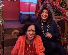 poonam bharti with mother sudha bharti