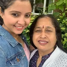 preethi narayanan with mother