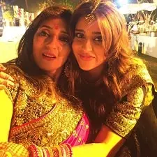 ritika sajdeh with mother tina sajdeh