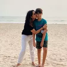 rushma nehra with son aarush nehra