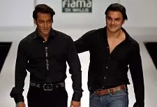 sohail khan with brother salman khan