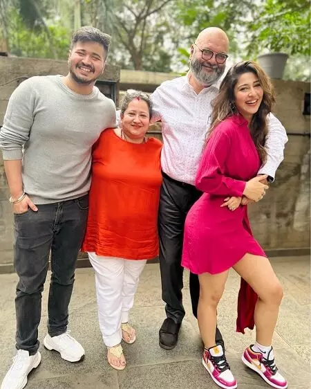 sonarika bhadoria family picture