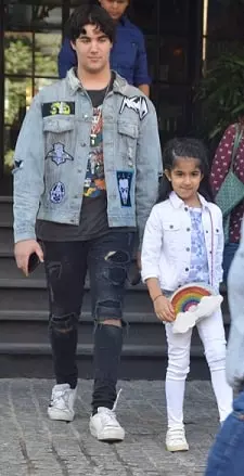 aarav kumar bhatia with sister nitara