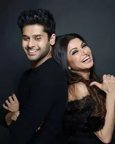 abhimanyu dassani with mother bhagyashree