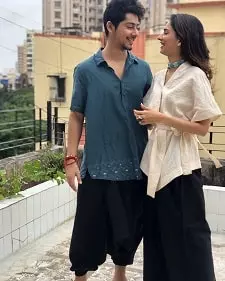 aneri vajani with her brother rohan vajani