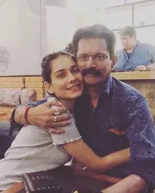 aneri vajani with her father devesh vajani