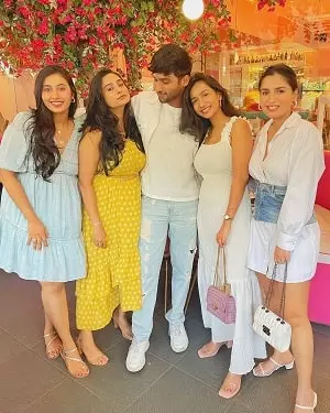 ashlesha rahule with her siblings