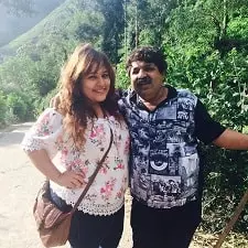 deepika khanna with father harish khanna