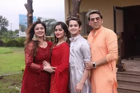 jannat zubair rahmani family picture