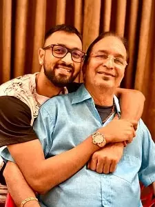 krunal pandya with father himanshu pandya