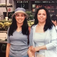 mahima chaudhry with her mother