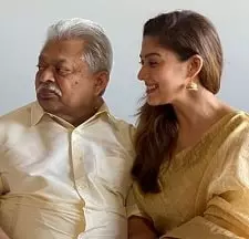 nayanthara with her father kurian kodiyattu