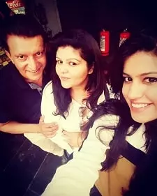 pankhuri sharma with her father and sister