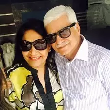 poonam kapoor with husband rajeev kapoor