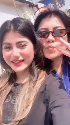 prantika das with her mother fuleswari das