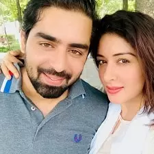 sameksha singh with brother naveen kwatra