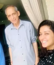 sameksha singh with her father satpal kwatra