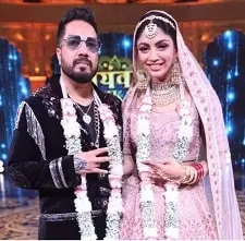 akanksha puri with mika singh
