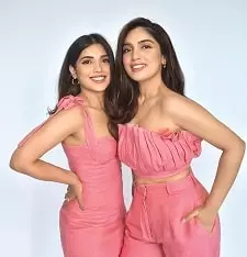 bhumi pednekar with sister samiksha pednekar