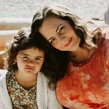 nicole monasterio with her daughter taya