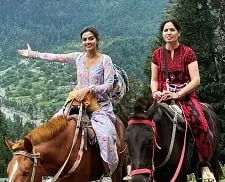 rubal shekhawat with her mother renu rathore