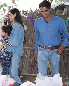 shinata chauhan with her father rajendra chauhan