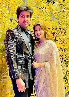 anjali arora with her boyfriend akash sansanwal