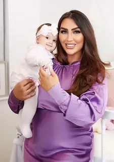 lauren goodger with daughter larose