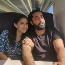 mayank pahwa with his sister manukriti pahwa