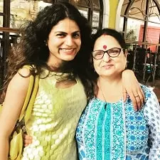rashmi somvanshi with her mother krishna singh