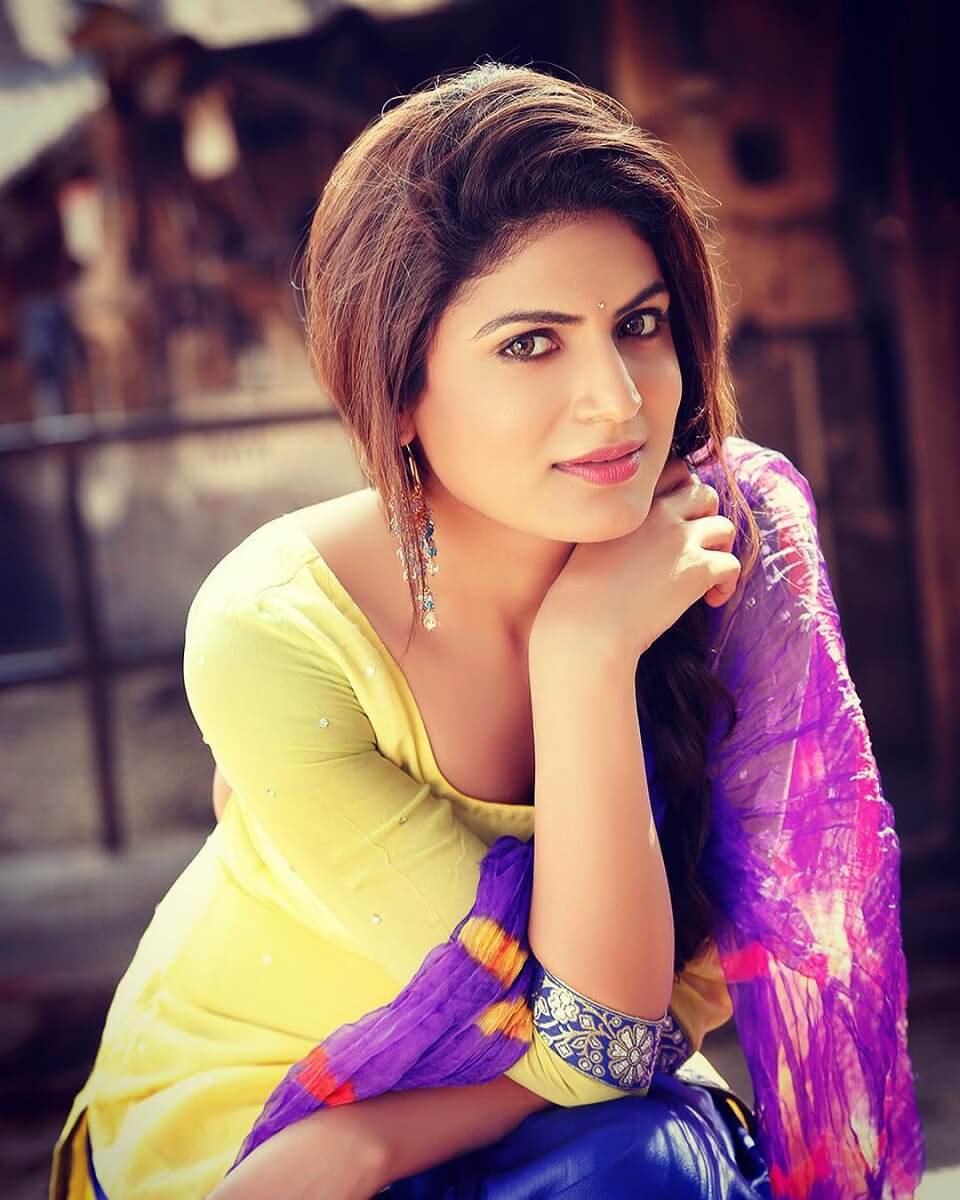 Rashmi Somvanshi Wiki Age Height Caste Religion Movies Affairs