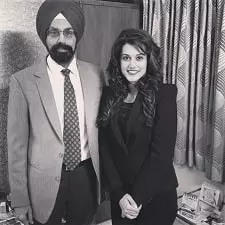 taapsee pannu with her father dilmohan singh pannu