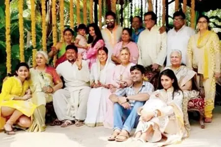 bachchans at tillotama shome and kunal ross wedding