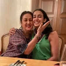divyanka bedi with her mother aloka bedi
