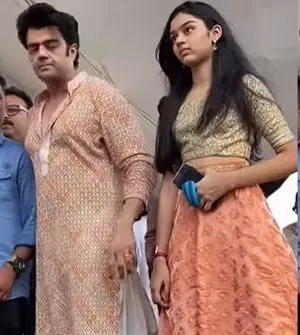 manish paul with his daughter saisha paul on ganesh chaturthi