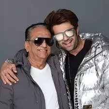 manish paul with his father jagmohan paul
